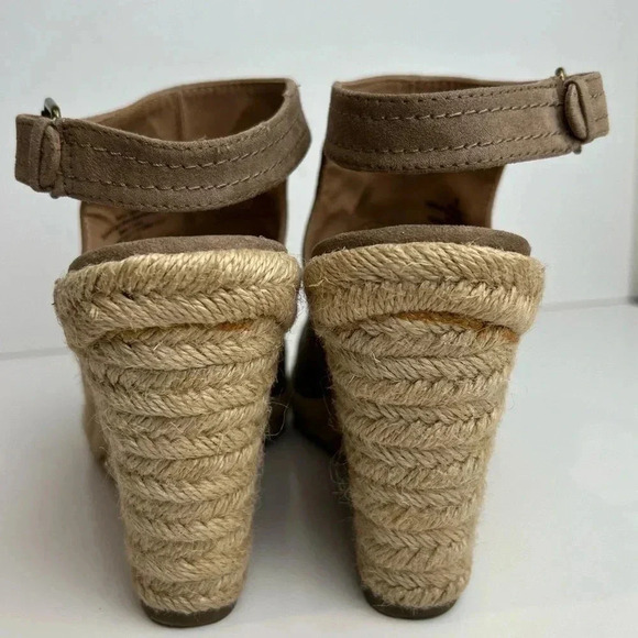 Universal Thread Cayla Microsuede Shield Espadrille Wedge Heel, Size 9.5, Taupe - Picture 10 of 13
